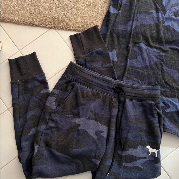 Vs pink Sherpa lined campus pullover skinny joggers short sleeve tee Camo 2018 - Picture 3 of 13